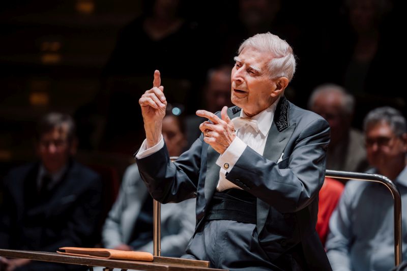 Herbert Blomstedt (Foto: © Konrad Stoehr)