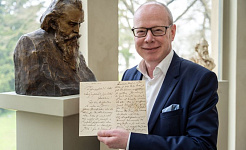 Wolfgang Sandberger mit Brahms-Briefen